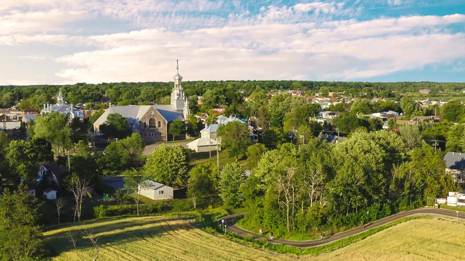 Sainte-Anne-des-Plaines en images : un coin de la ville (Laurentides)